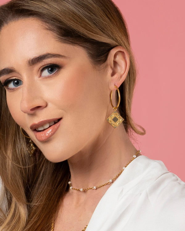 Carisma Agate Logo Stone Pendant Earring Set