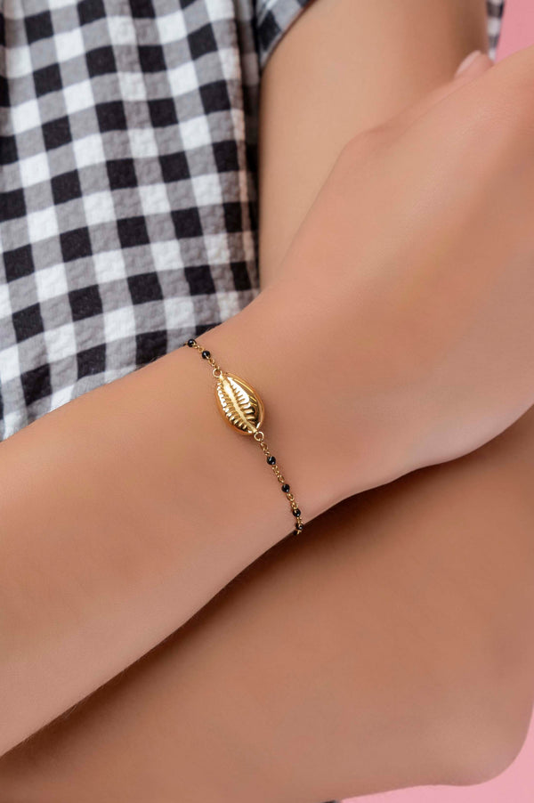 Carisma Black Bead Seashell Bracelet