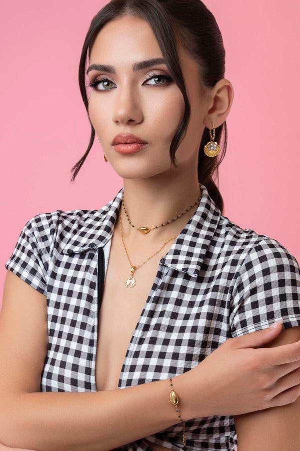 Carisma Black Bead Seashell Choker