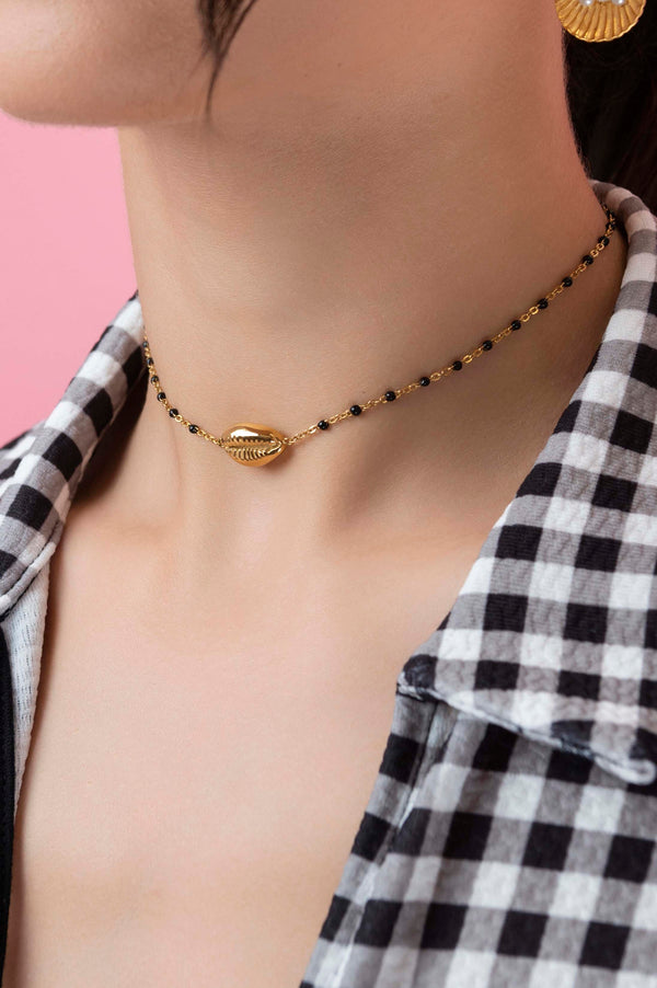 Carisma Black Bead Seashell Choker
