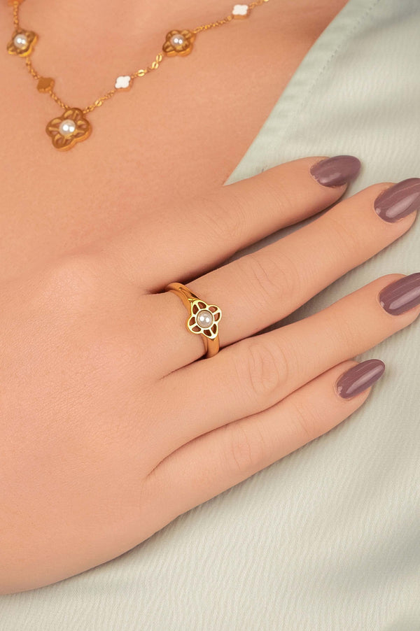 Carisma Carisma Pearl Flower Ring