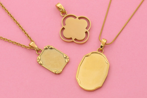 Carisma Floral Frame Mother's Day Pendant