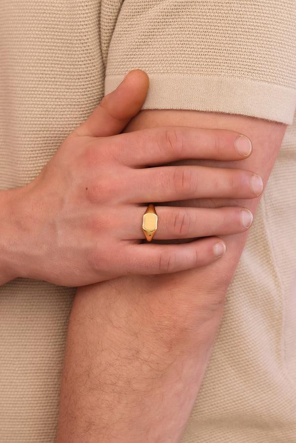 Carisma Jacob's Gold Engravable Ring
