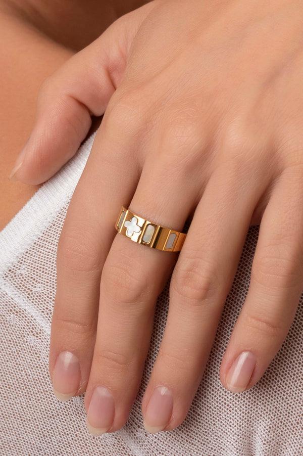 Carisma Madre Perla Cross Ring
