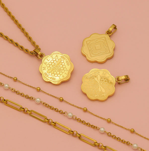 Carisma Maltese 3 Mills Honey Bee Pendant