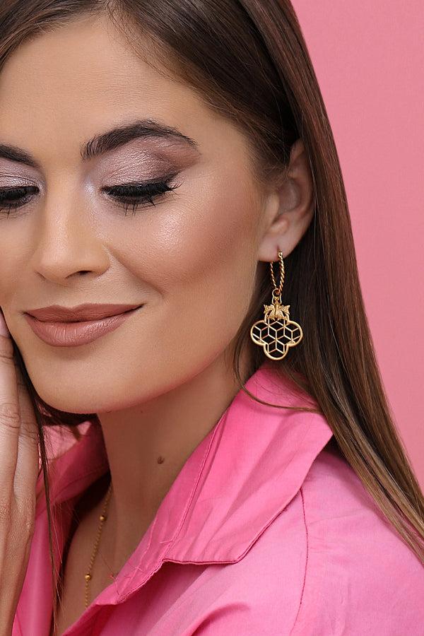 Carisma Reġina Carisma Logo Pendant Earring Set