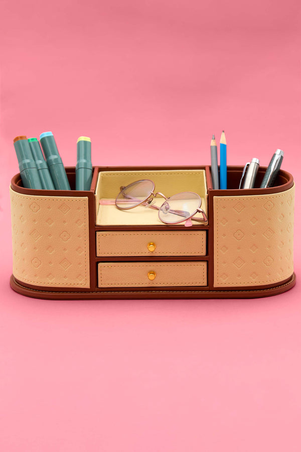 Carisma The Carisma Desk Companion