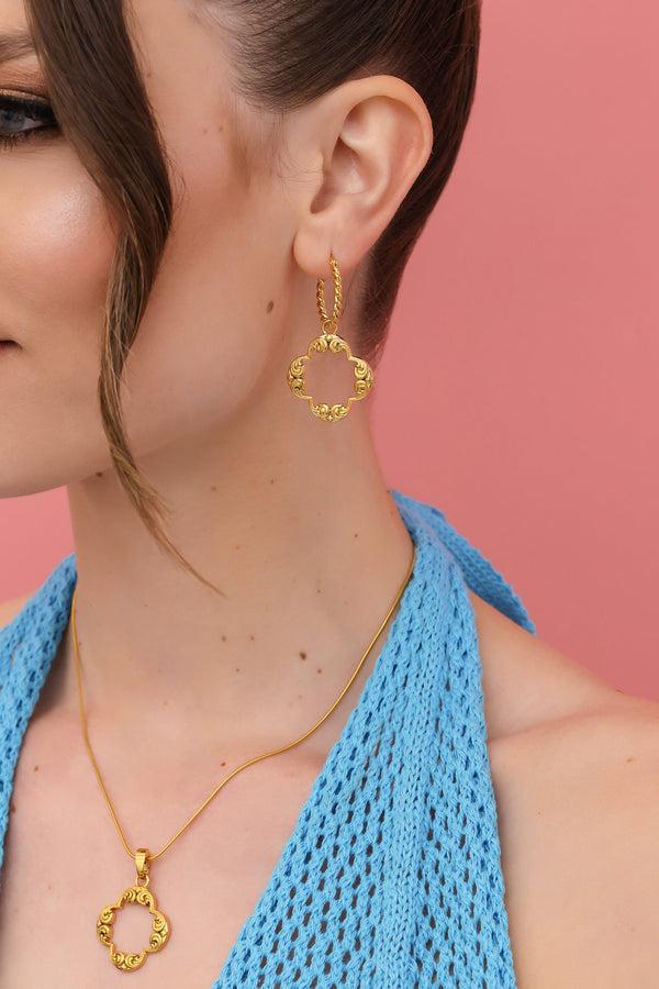 Carisma Wave Pendant Earring Set