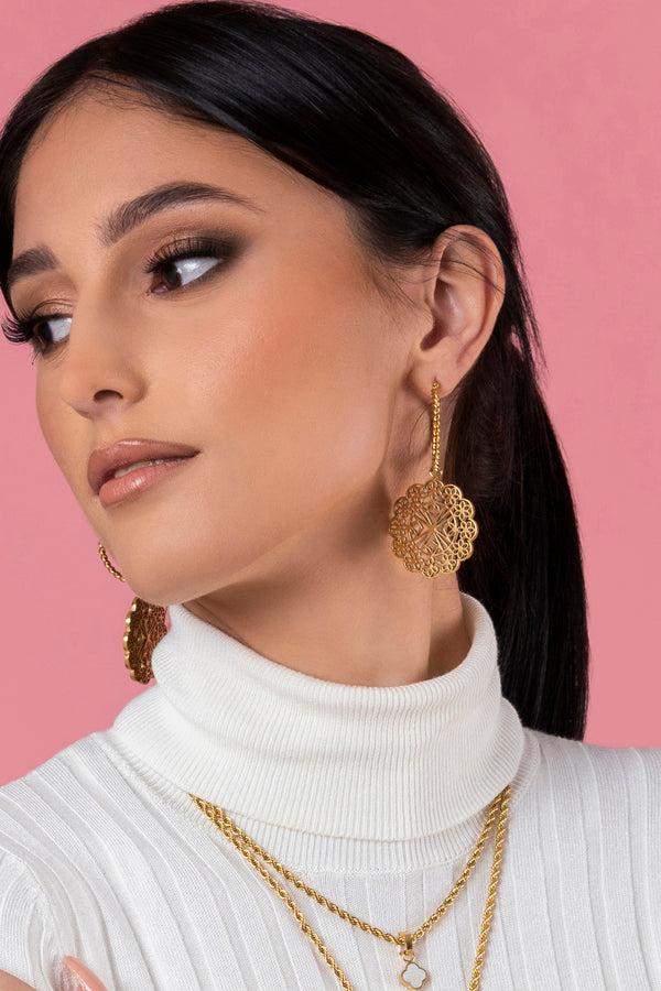 Carisma Xlendi Lace Hollow Pendant Earring Set