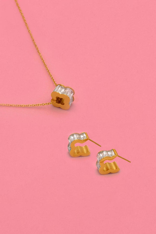 carisma Zaria’s Huggies Earrings & Pendant Gift Set