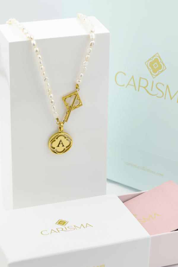 carisma Freshwater Pearl Necklace & Carisma Logo Letter Gift Set