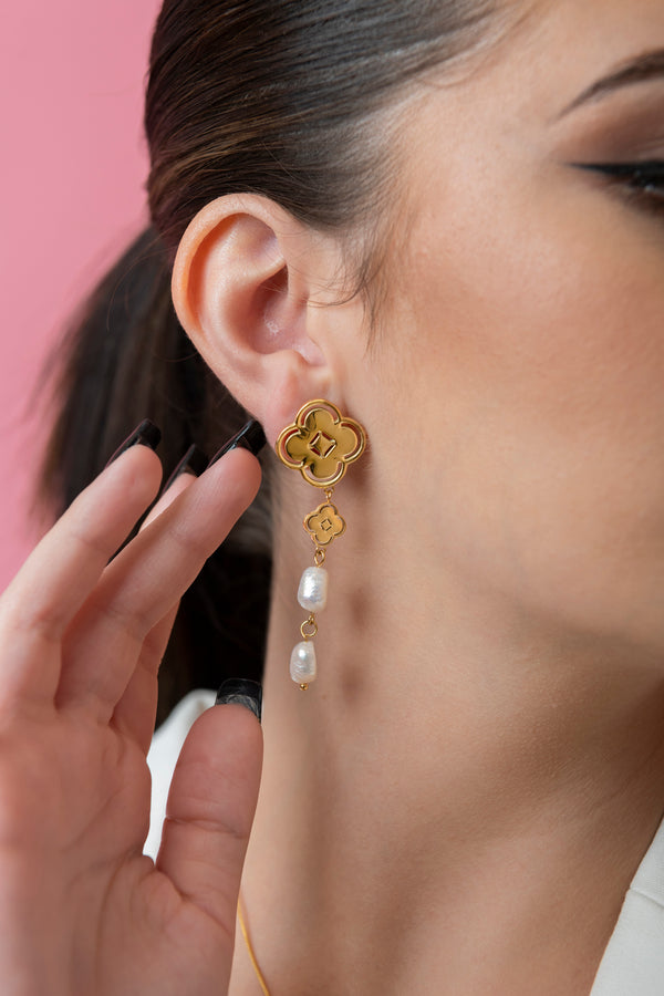 Carisma Ghita’s Drop Stud Freshwater Pearl Earring Set