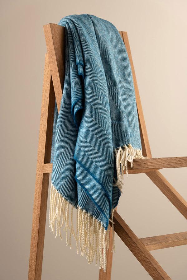 carraig donn Atlantic Blue Herringbone Throw
