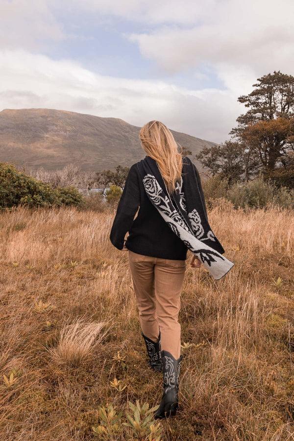 carraig donn Black Flower Jacquard Scarf