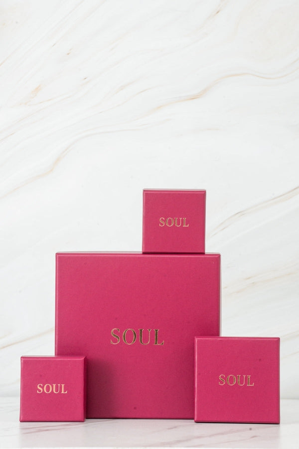 Carraig Donn Clear Stone Pear Drop Silver Necklace