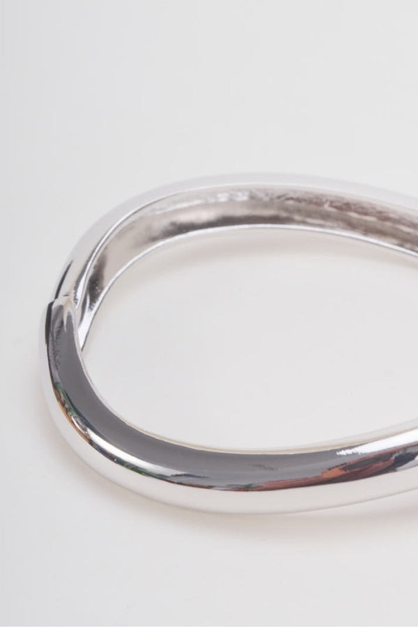 Carraig Donn Curved Silver Bangle Bracelet