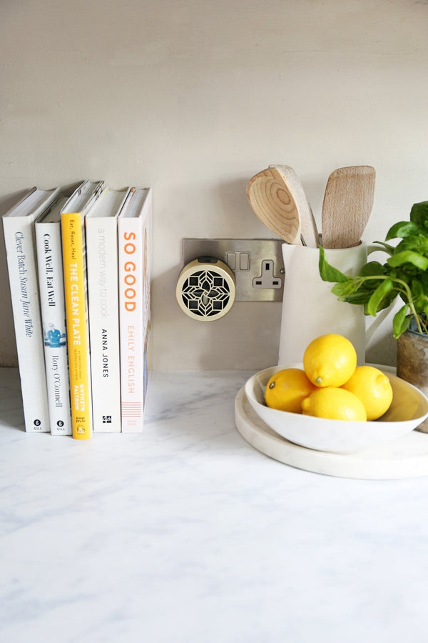 Carraig Donn Dodici Wall Fragrance Diffuser & Refill