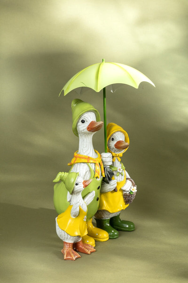 Carraig Donn Duck Family Decorative Figurine
