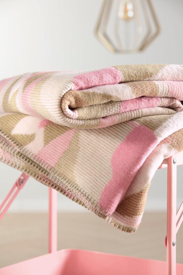Carraig Donn Floral Secret Blanket