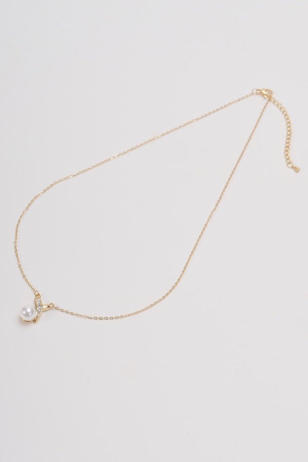 Carraig Donn Gold Diamante Pearl Pendant Necklace