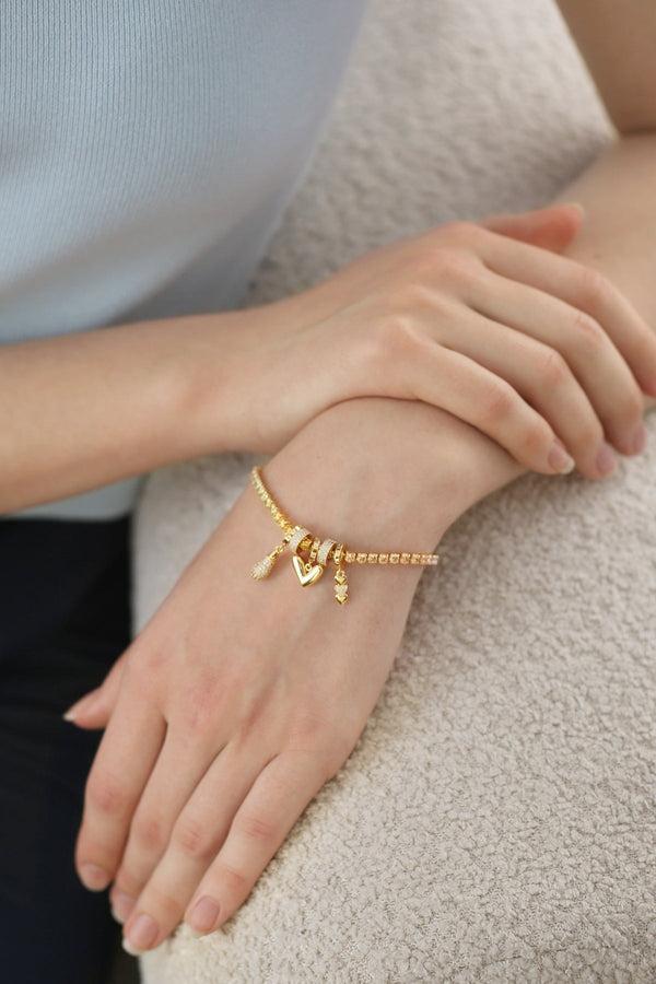 Carraig Donn Gold Plated Heart Charm Bracelet