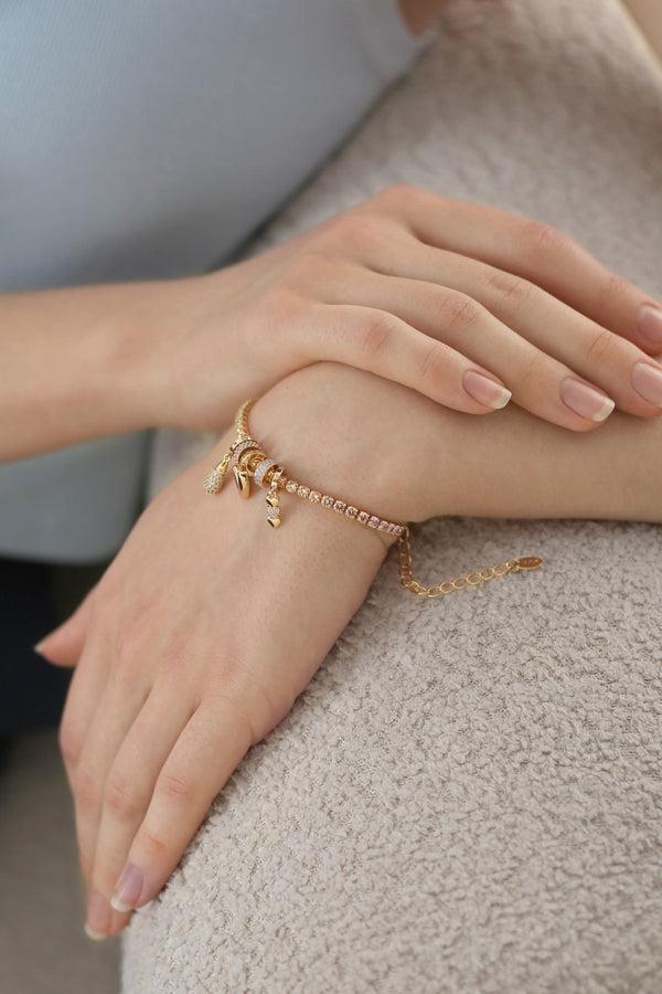 Carraig Donn Gold Plated Heart Charm Bracelet