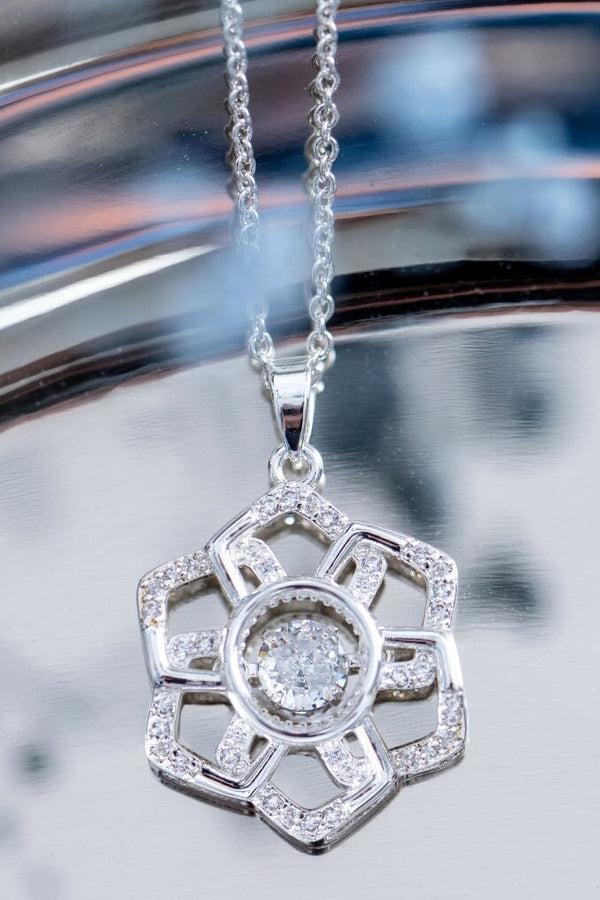 carraig donn Hollywood Flower Pendant