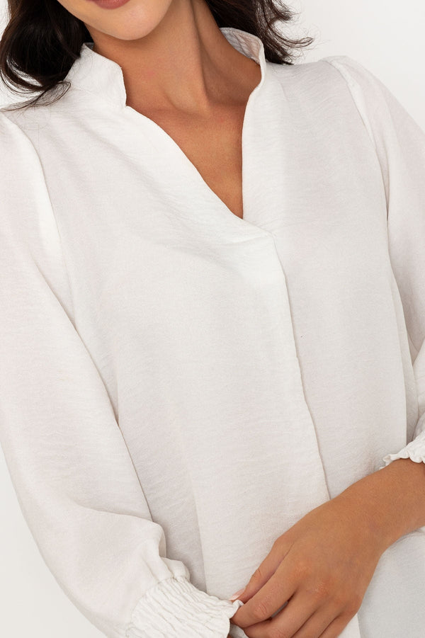 Carraig Donn Long Sleeve Collarless Top In Ecru