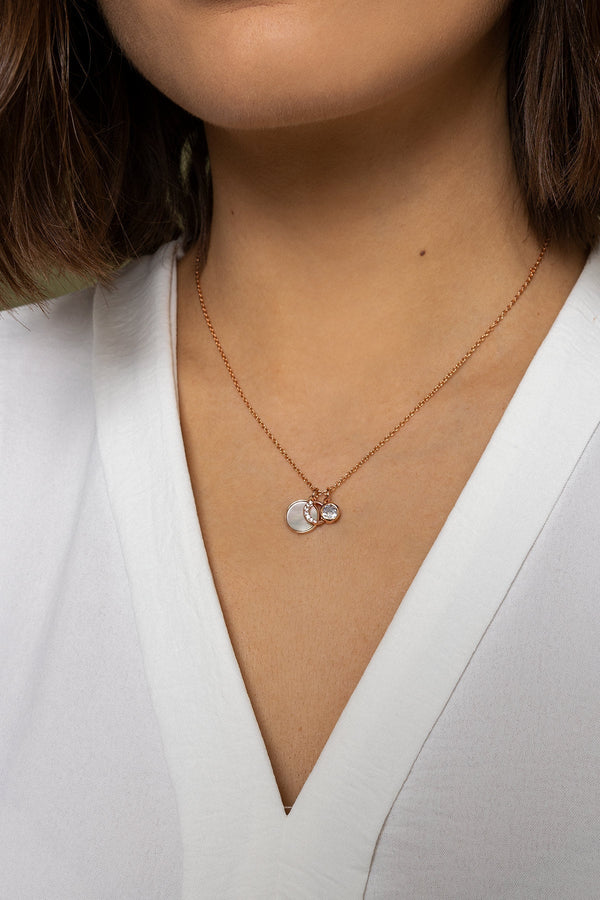 carraig donn O Initial Necklace in Rose Gold