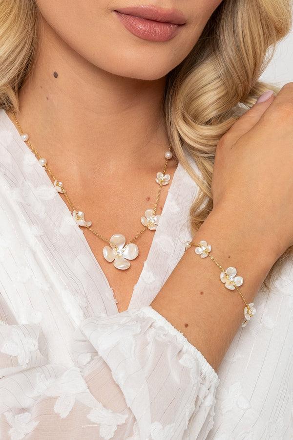 carraig donn Pearl Flower Gold Bracelet