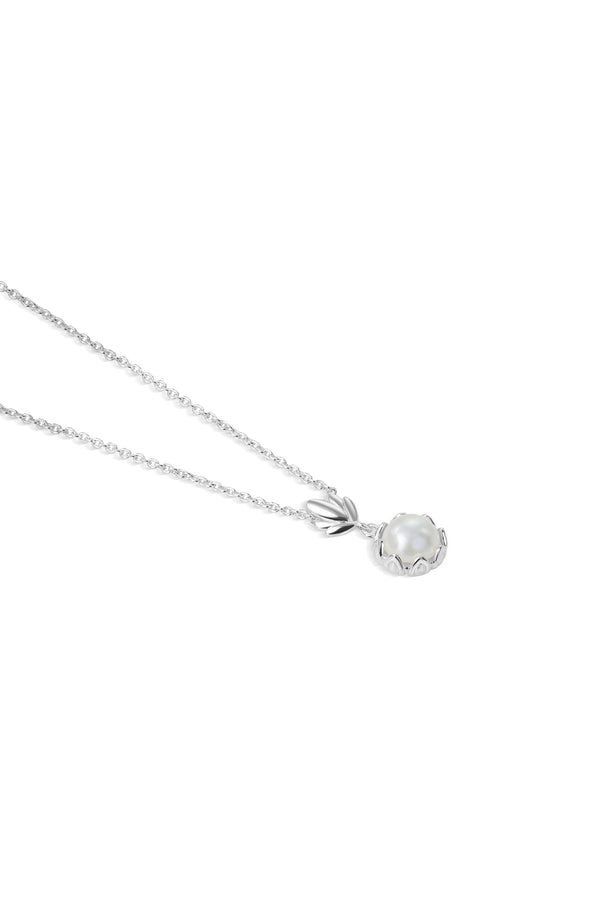 carraig donn Pearl Leaf Pendant