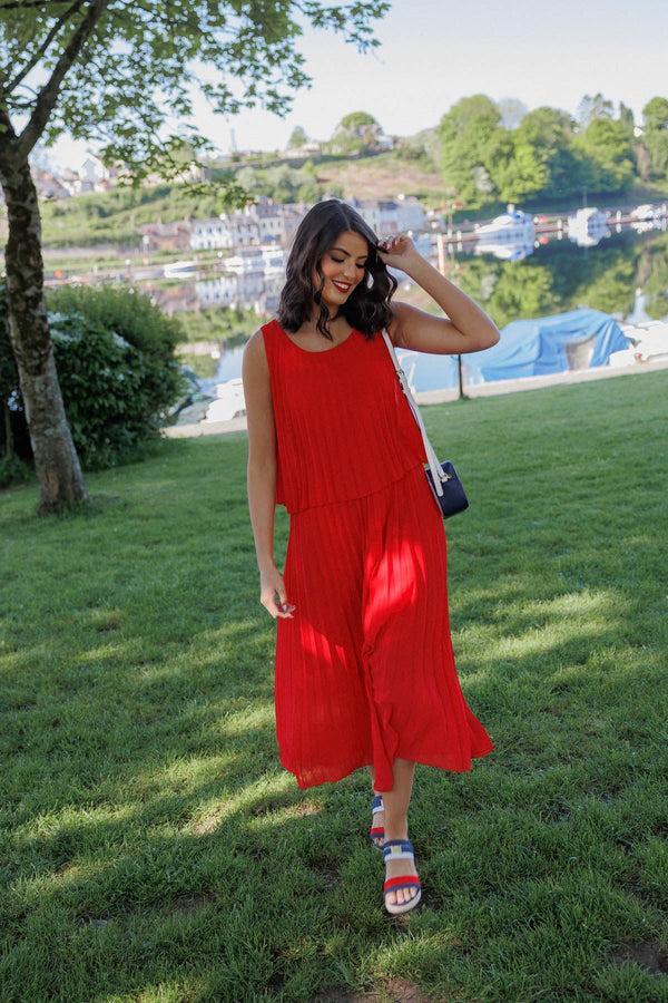 Carraig Donn Red Sleeveless Pleat Midi Dress