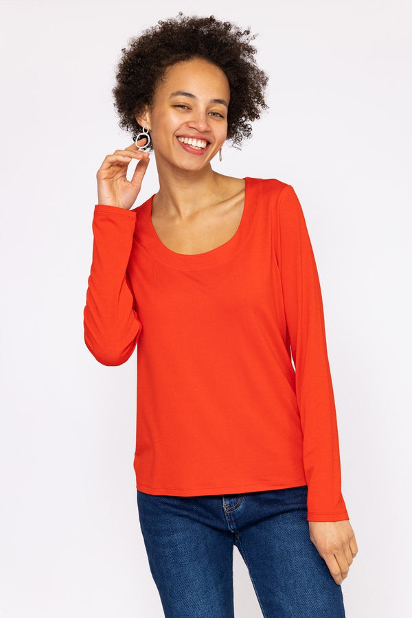 carraig donn Scoop Neck Tee in Red