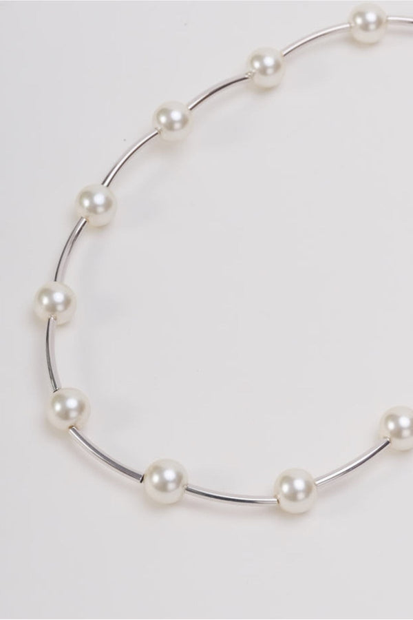 Carraig Donn Silver Curved Pearl Necklace