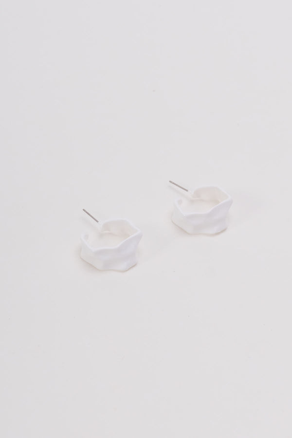 carraig donn White Wave Hoop Earrings