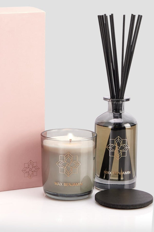 Carraig Donn French Linen Water Candle & Diffuser Gift Set