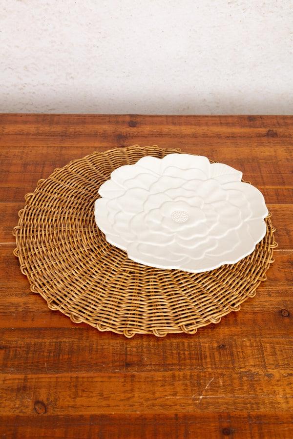 Carraig Donn Large Ceramic Textured White Lotus Flower Plate
