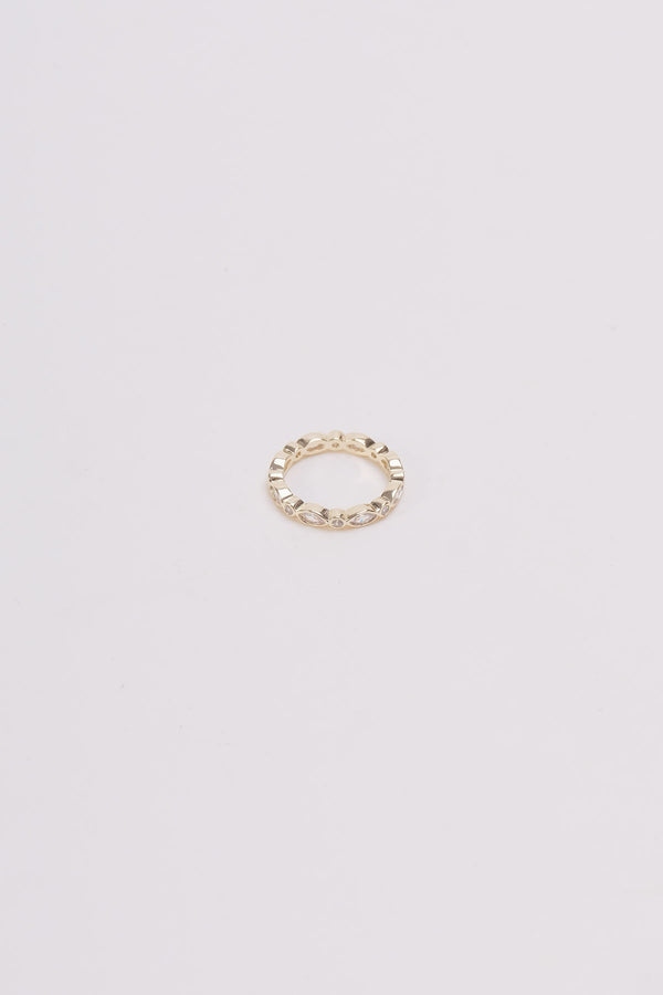 carraig donn Pear & Round Diamante Gold Eternity Ring - Size 7