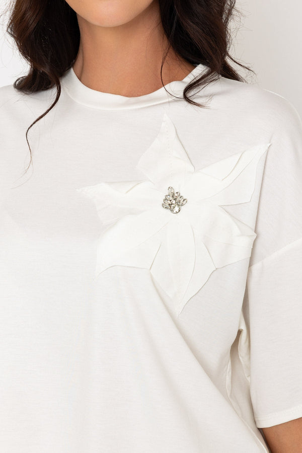 Carraig Donn Short Sleeve Flower Detail T-Shirt In Ecru