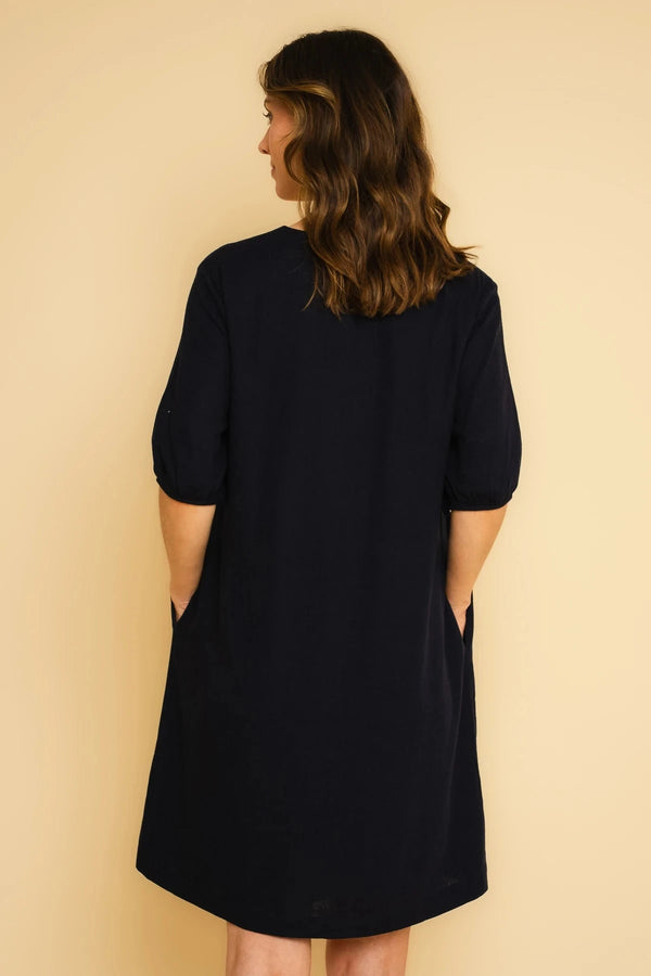 Carraig Donn Short Sleeve Linen Blend Shift Dress In Navy