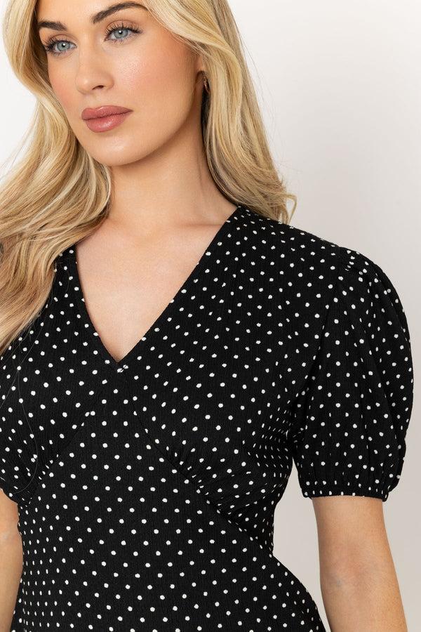 Carraig Donn Short Sleeve Polka Dot Midi Dress In Black