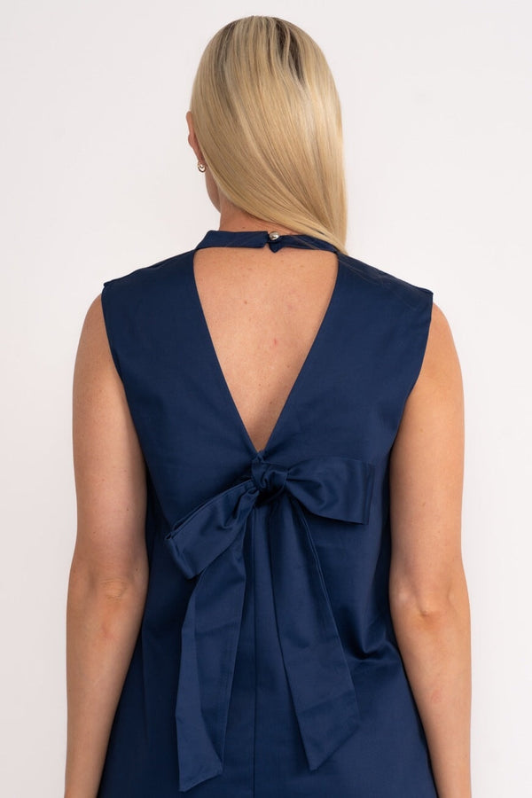 Carraig Donn Sleeveless Bow Back Cotton Sateen Top In Navy