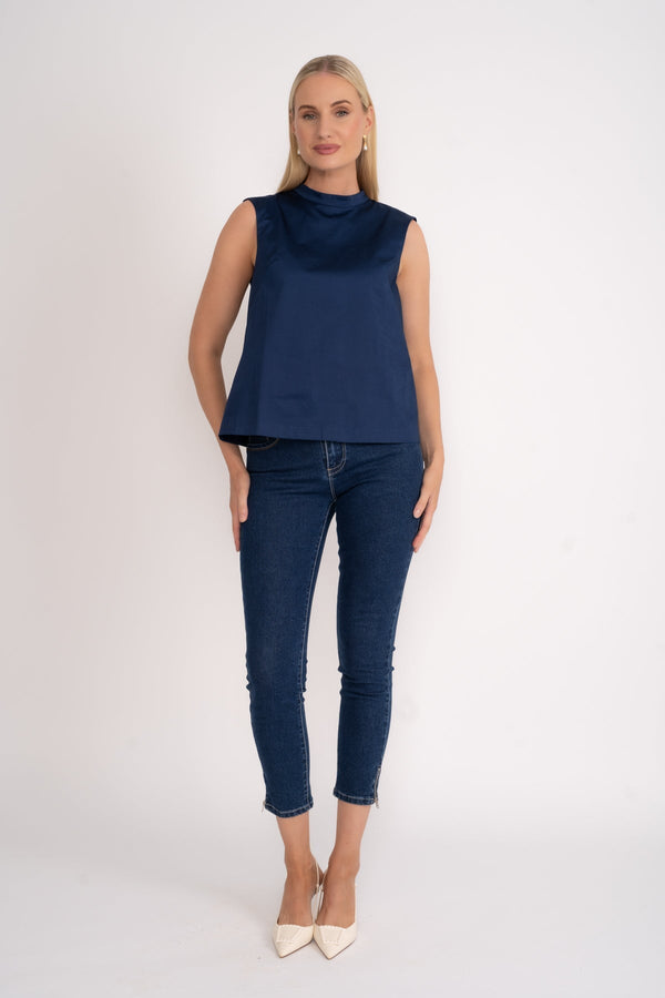 Carraig Donn Sleeveless Bow Back Cotton Sateen Top In Navy