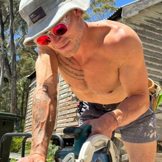 Carve Chippy Safety Gloss Clear Frame