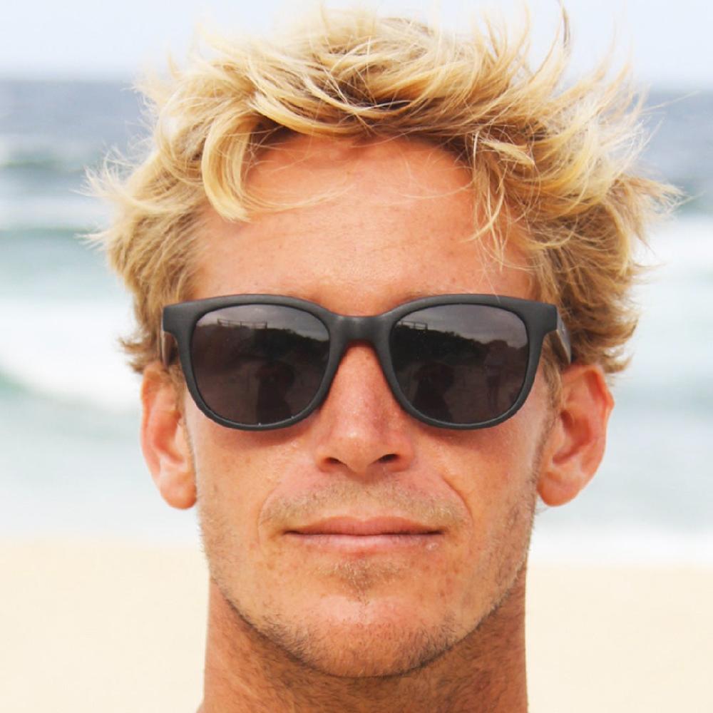 Carve Homeland Matt Black Frame With Grey Polarized Lens