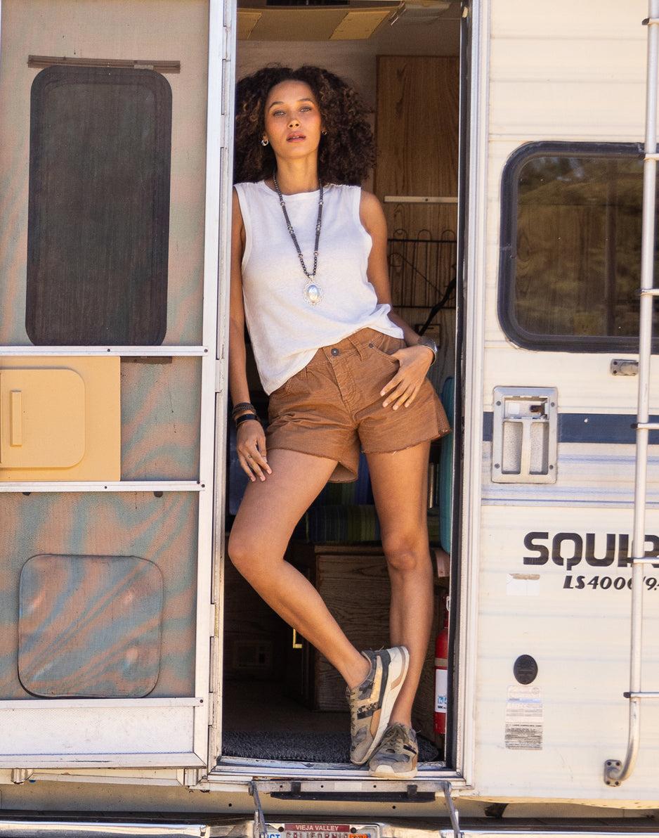 carve designs Oahu 4" Short: Rum