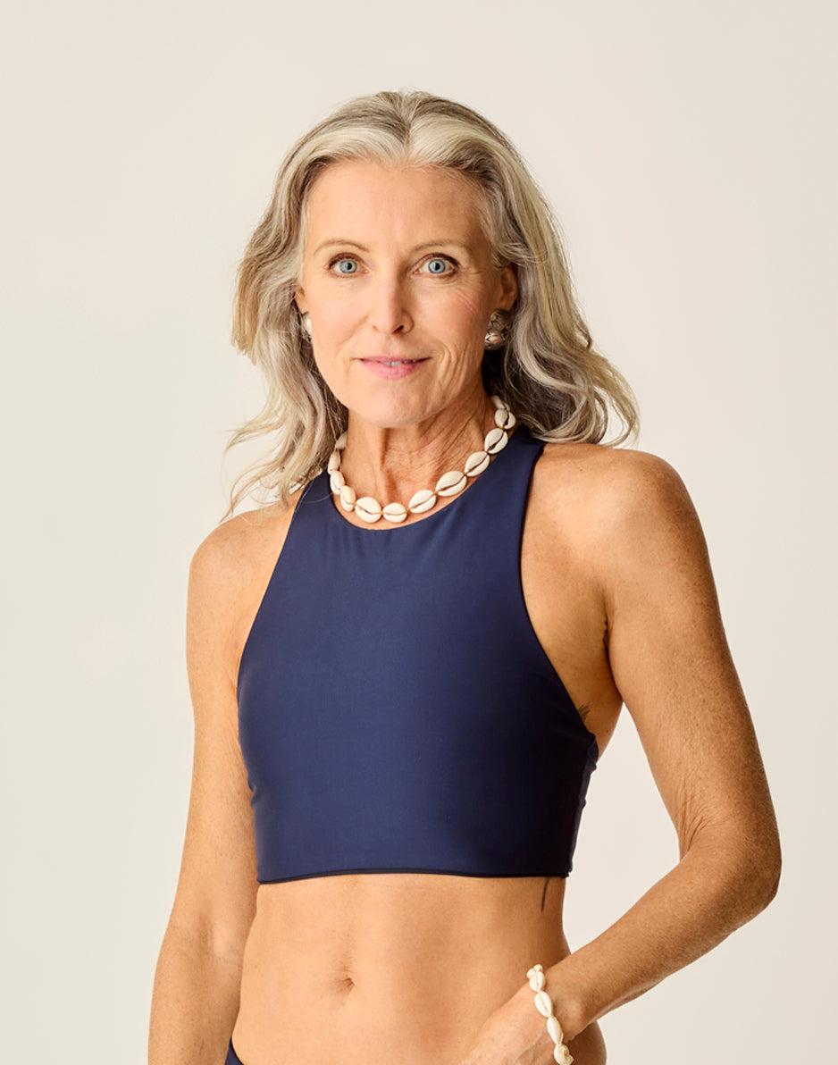 Carve Designs Sanitas Compression Reversible Top: Black/Navy