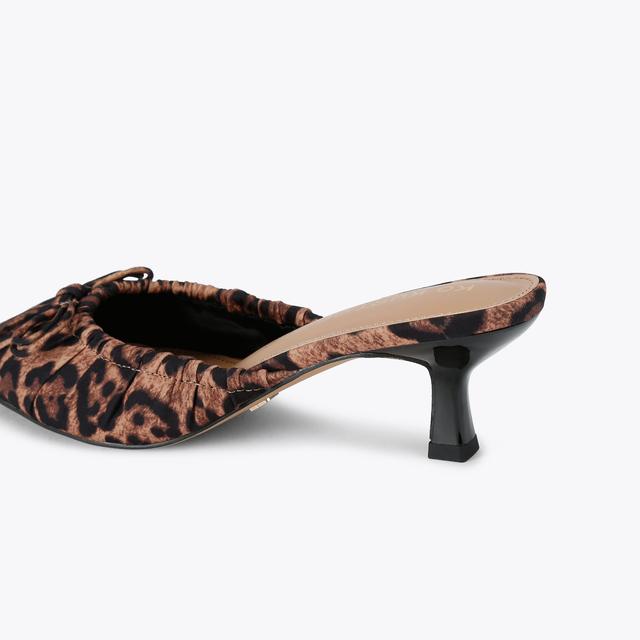 Carvela By Kurt Geiger SAYLOR Chelsea Heel By KG KURT GEIGER