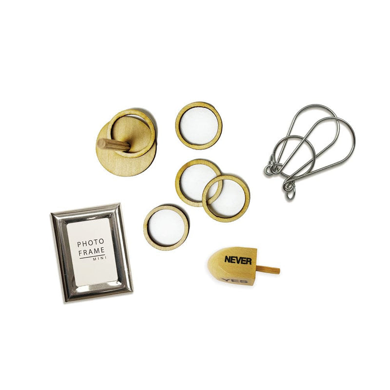 Caspari Breton Stripe Celebration Crackers - 8 Per Box