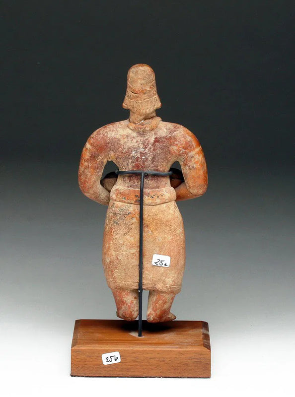 Cassera Colima Flat Of Standing Female W/ Food Bowls